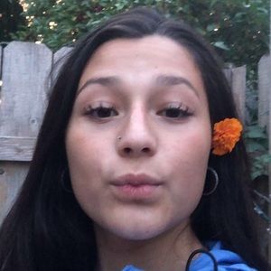 Meet your Posher, Chloe